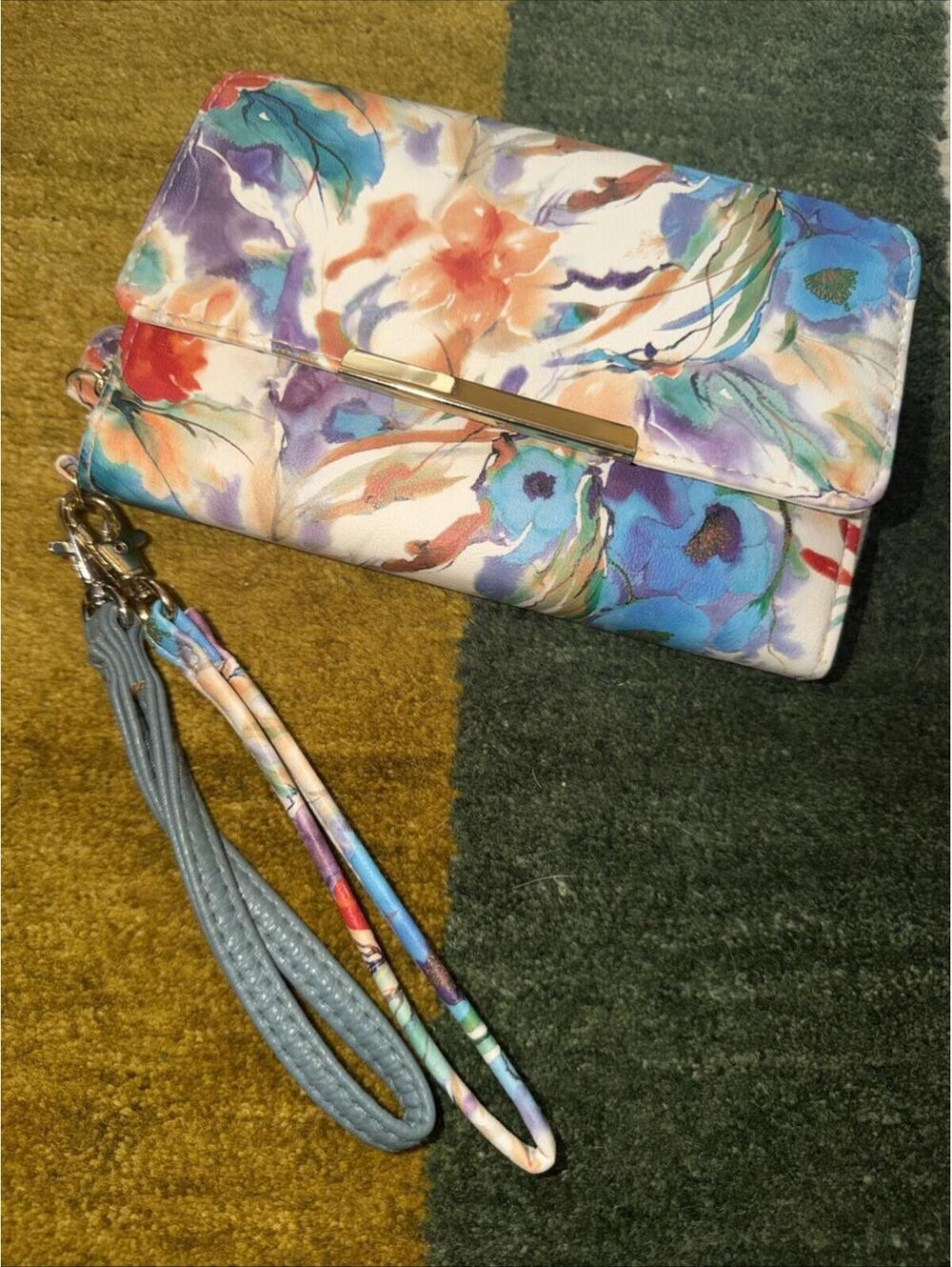 Women’s Safe Keeper Soft  Wallet Billfold Floral Exterior Tan Interior